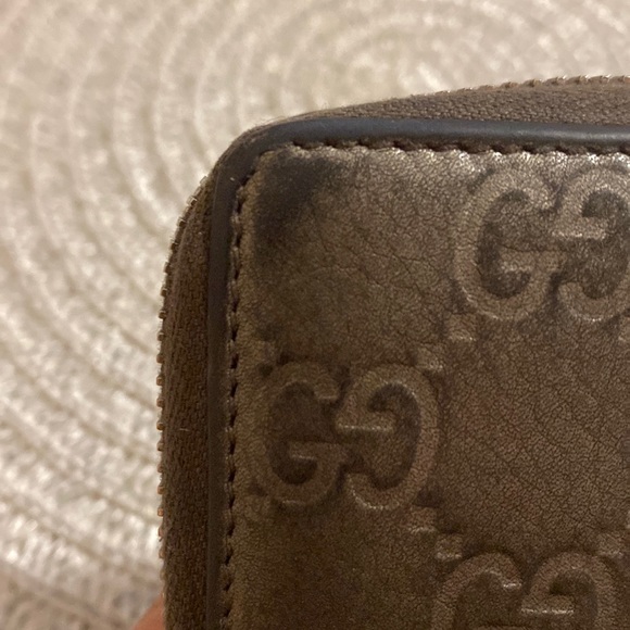 SOLD - Gucci Guccissima Metallic Zip-around Wallet - Picture 5 of 12